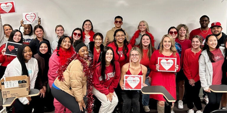 Students in Kristen Brooks’ HLTH 4609 class show their support.